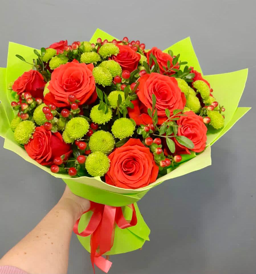 Букет цветов из: Хризантемы и Розы в Озерске