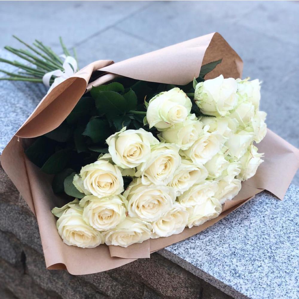 Букет Белые розы Анастасия в Озерске