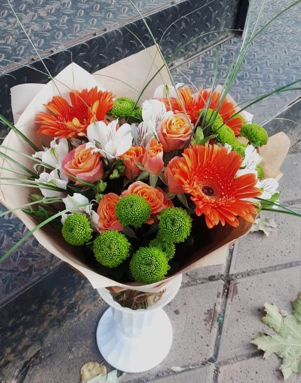 Букет цветов из: Герберы, Хризантемы, Альстромерии и Розы в Озерске