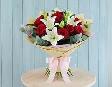 Букет цветов из:  Лилии и Розы в Озерске