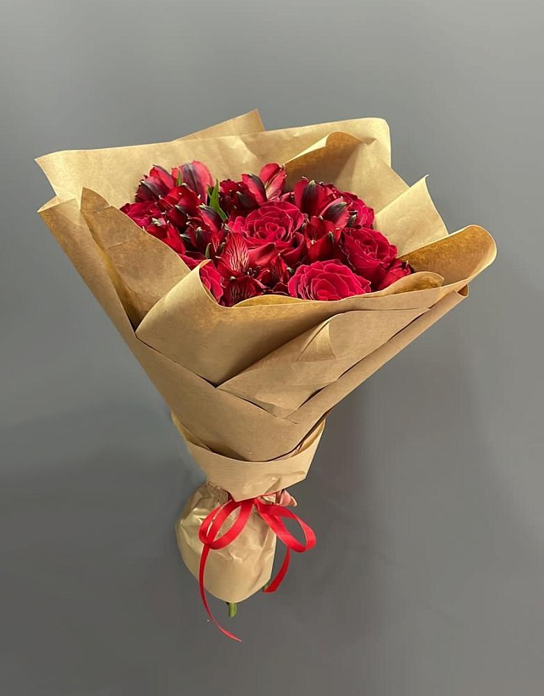 Букет цветов из: Альстромерии и Розы в Озерске