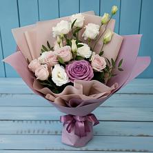 Букет цветов из:  Розы и Лизиантусы в Озерске