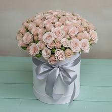 Цветочная композиция из Розы в шляпной коробке в Озерске