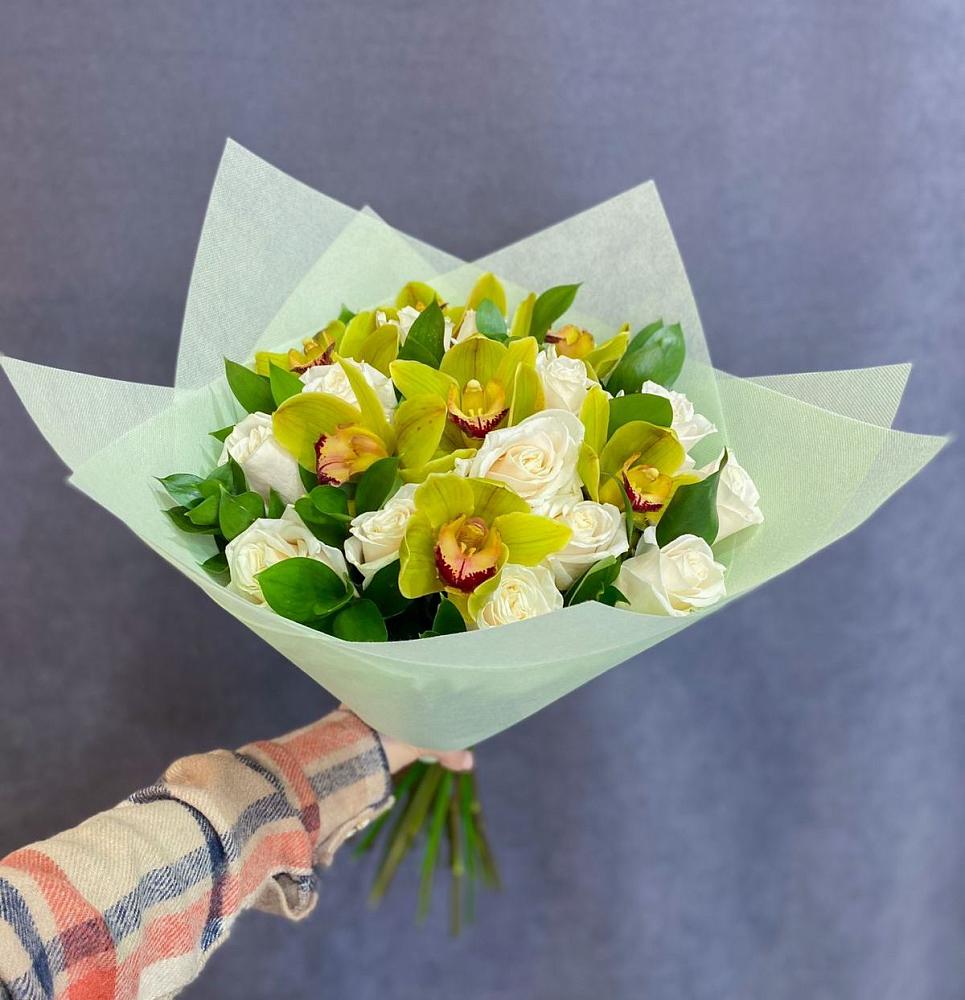 Букет цветов из: Орхидеи и Розы в Озерске