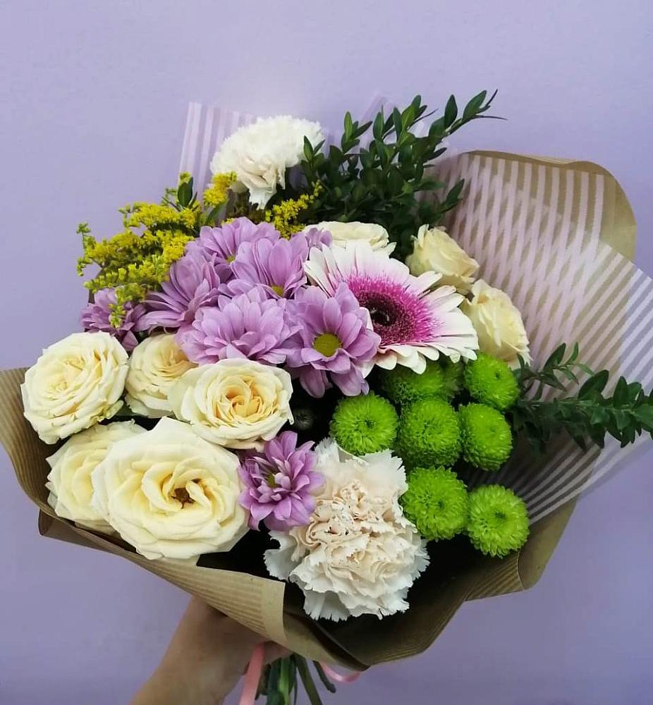 Букет цветов из: Хризантемы, Розы, Гвоздики и Герберы в Озерске