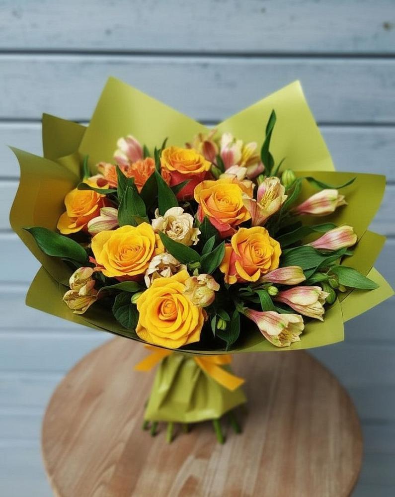 Букет цветов из: Альстромерии и Розы в Озерске