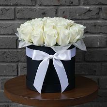 Цветочная композиция из Розы в шляпной коробке в Озерске