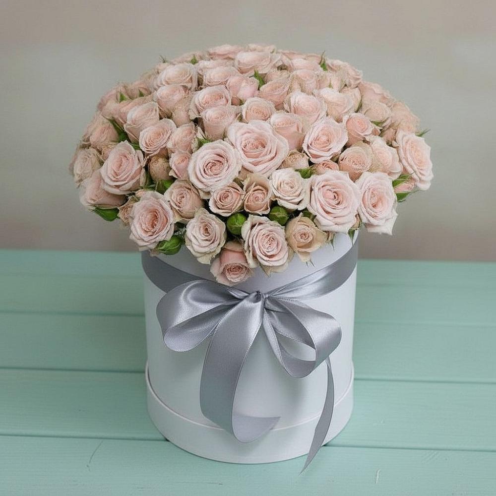 Цветочная композиция из Розы в шляпной коробке в Озерске